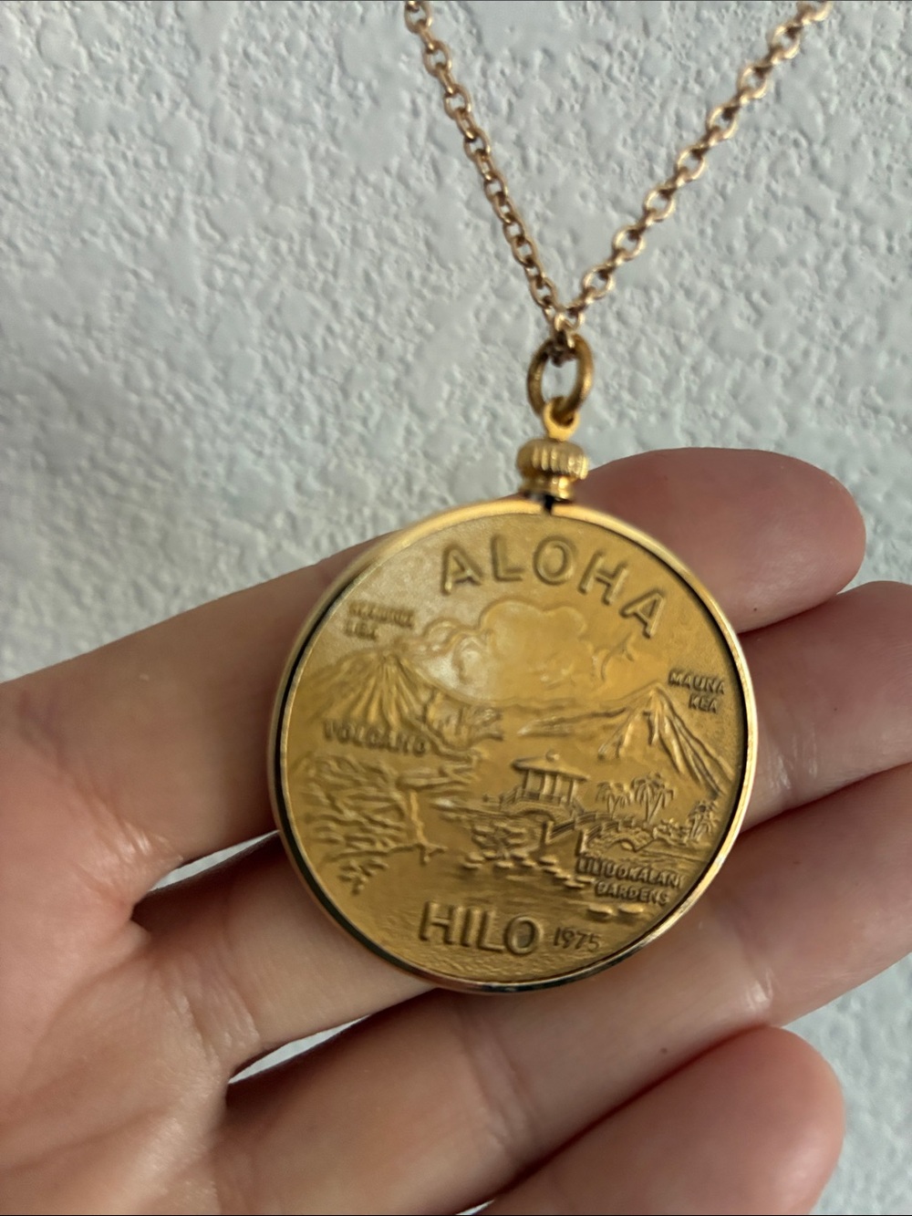 Aloha Vintage Gold-Tone Uncirculated Coin Pendant Necklace - Picture 3 of 5